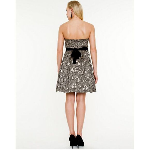 Le Chateau Jacquard Print Fit & Flare Dress Champagne & Black Size XXL - Picture 2 of 4